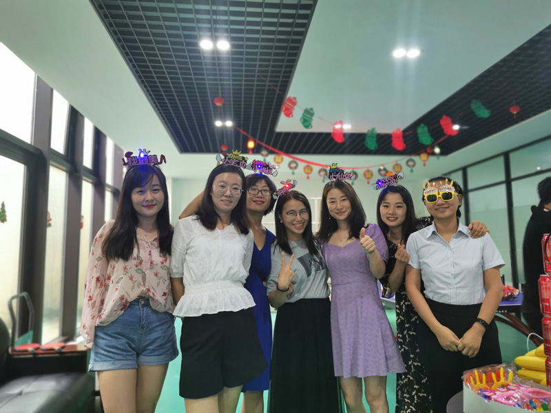 八月集體生日會(huì) | 與久違的祝?；馃嵯嘧?  src="/uploads/allimg/210903/1-210Z3142306314.jpg" /></p>
<p><img alt=