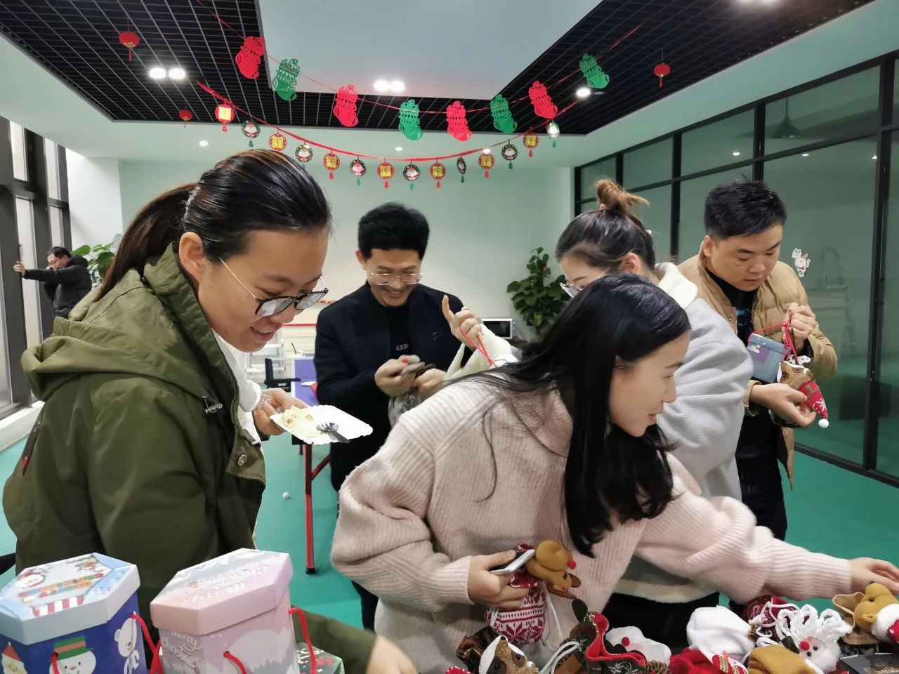 圣誕主題生日趴 | 濃情暖意平安夜，誕愿有你共前行