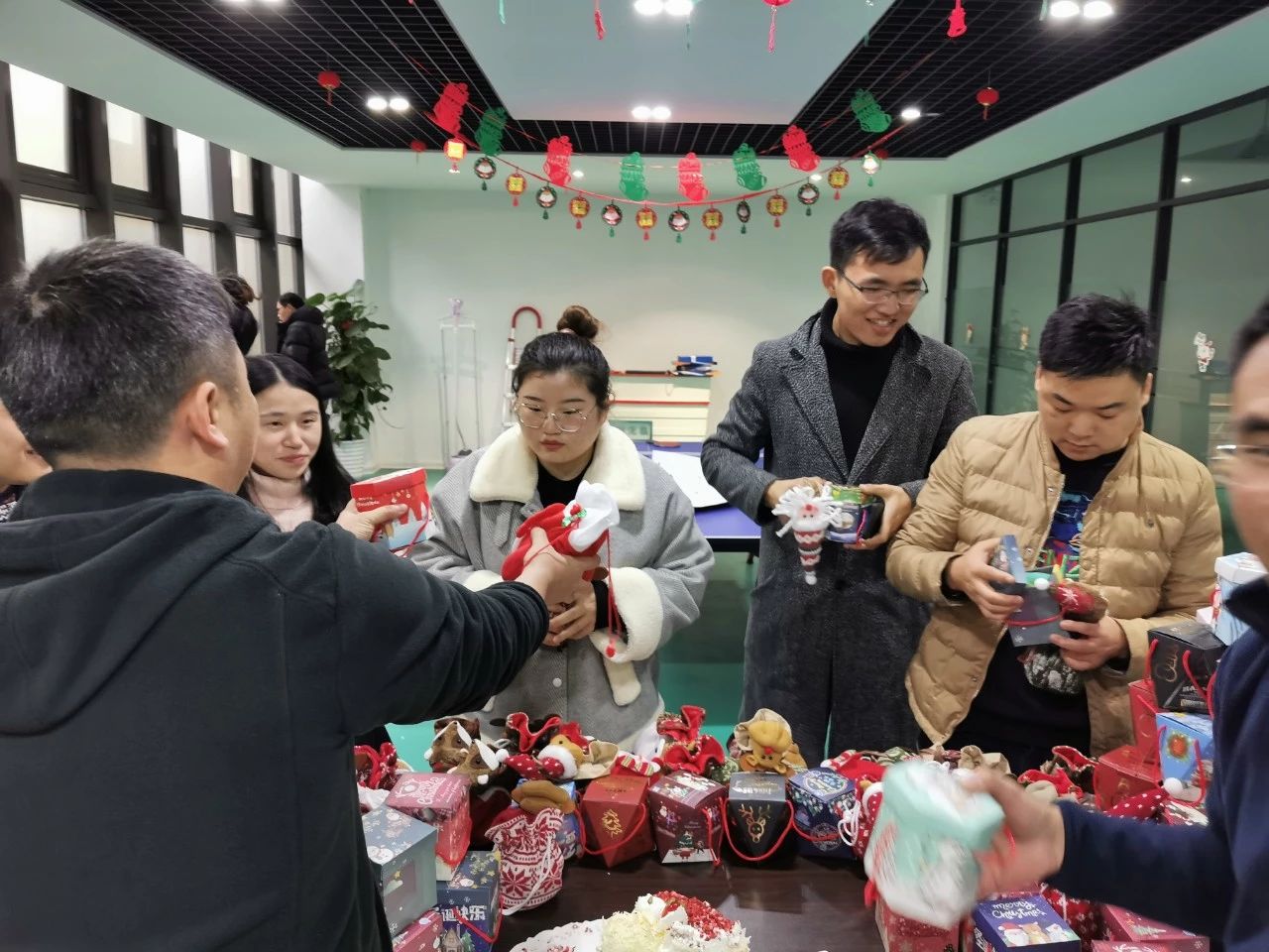 圣誕主題生日趴 | 濃情暖意平安夜，誕愿有你共前行