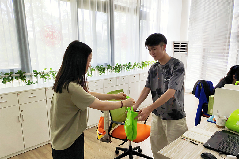 夏送清涼，情系一線｜致高溫下堅(jiān)守崗位的一線員工