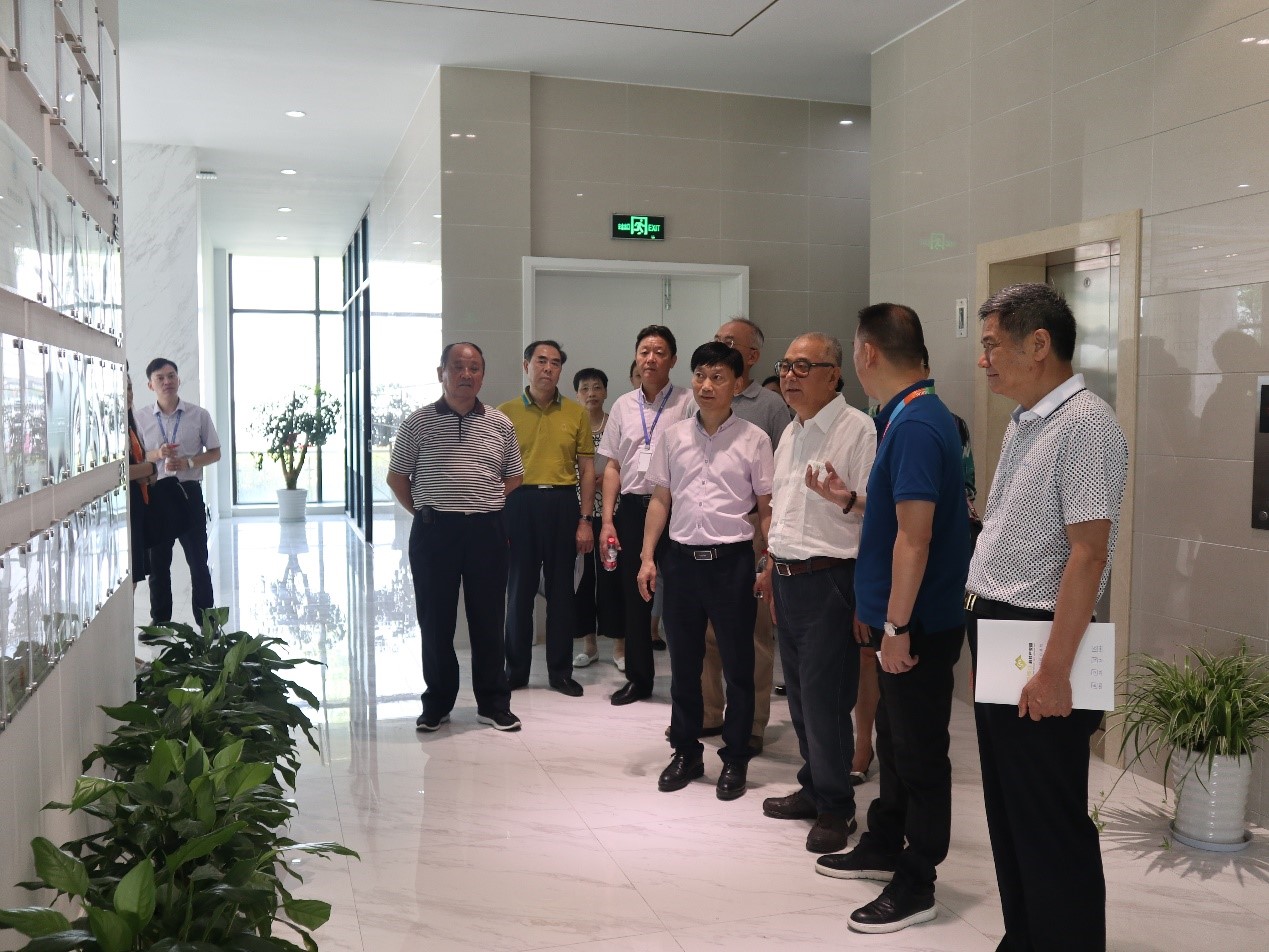 新聞 | 無錫市原政協(xié)領導、吳涇鎮(zhèn)黨委領導一行蒞臨寶開參觀考察